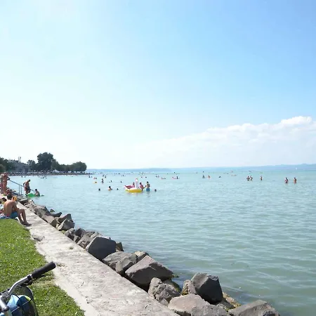 Two-bedroom Near 5 Апартаменты