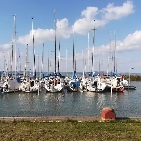 Two-bedroom Near 5 * Шиофок