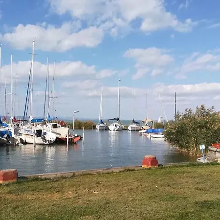 Two-bedroom Near 5 Appartement Siófok