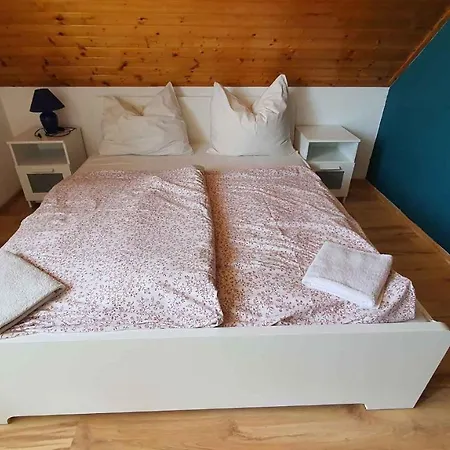 Two-bedroom Near 5 *