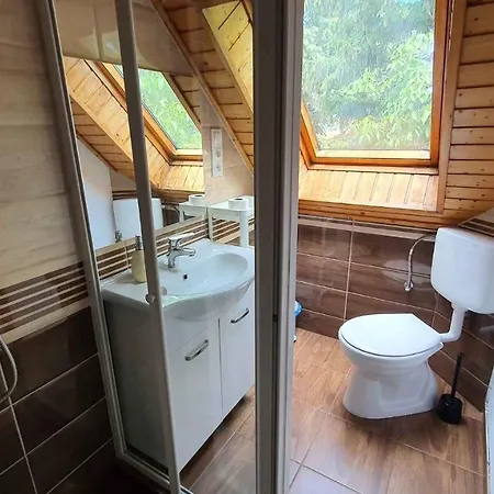 Two-bedroom Near 5 Appartamento