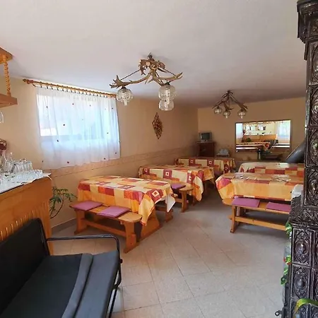 Appartamento Two-bedroom Near 5