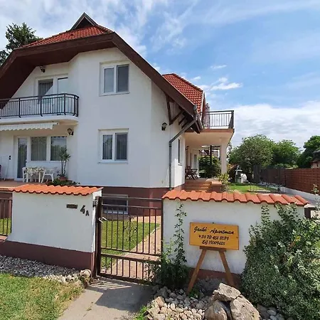 Appartement Two-bedroom Near 5 *