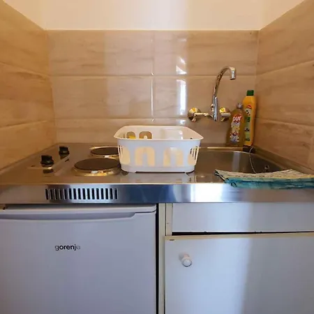 Two-bedroom Near 5 Appartamento