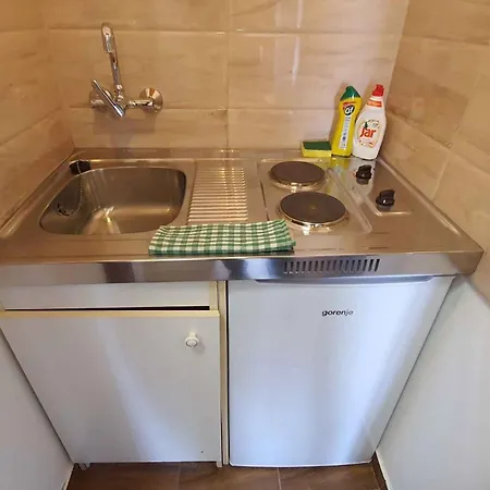 Two-bedroom Near 5 Appartamento *
