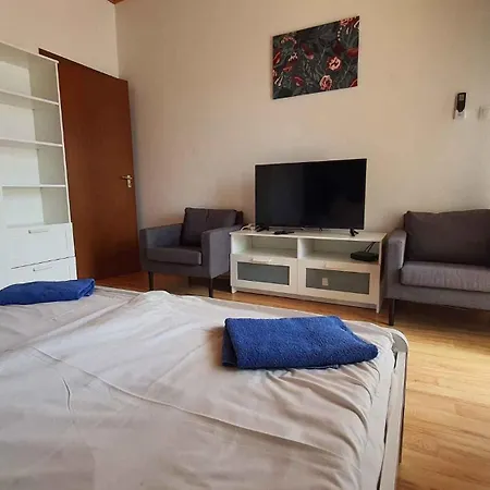 Two-bedroom Near 5 Appartamento Siófok