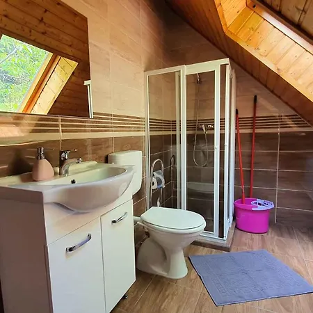 Two-bedroom Near 5 Appartamento