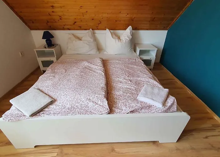 Two-bedroom Near 5 *