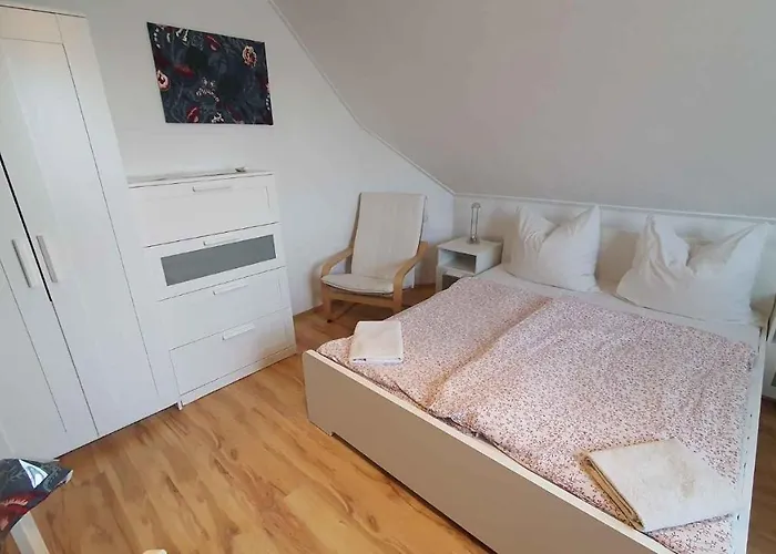 Two-bedroom Near 5